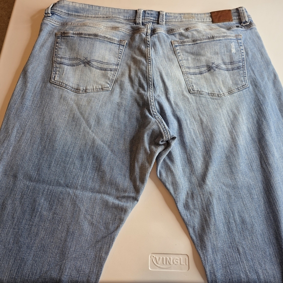 Lucky Brand 24W Light Wash Distressed Reese Boyfriend Jeans Fall Cute BY-3172 - Picture 15 of 15